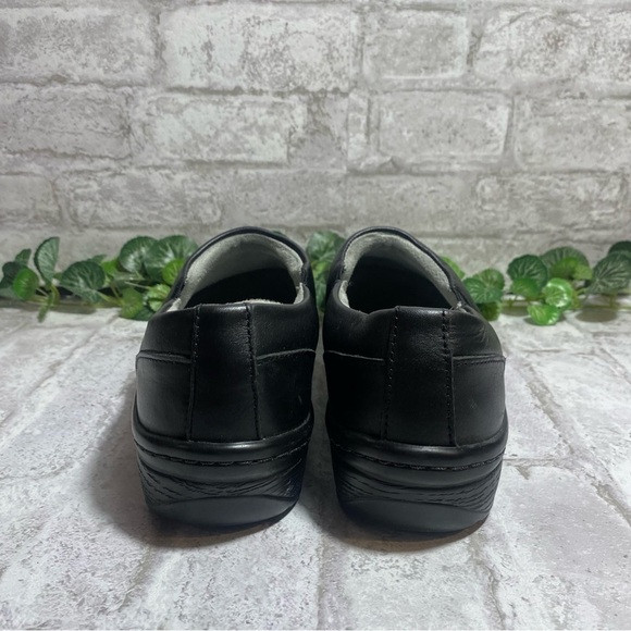Klogs‎ Mission Black Leather Slip Resistant Non marking Shoes Size 9M - Picture 4 of 10